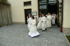 Feier der 1. Heiligen Kommunion in Sankt Crescentius (Foto: Karl-Franz Thiede)